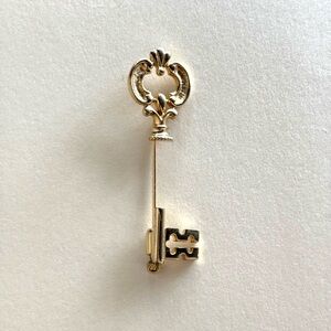 Avon Gold-Tone Key Stick Pin